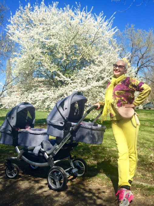 Катя Бужинская на прогулке с детьми и мужем - фанаты в восторге