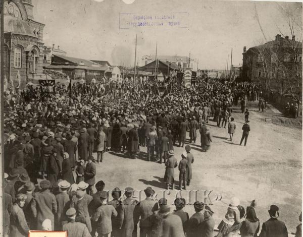 Как выглядели первомайские митинги 100 лет назад. Фото