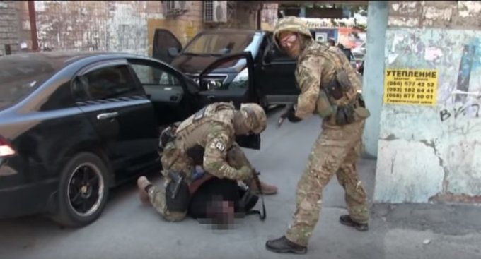 СБУ ликвидировала банду "оборотней в погонах". Видео