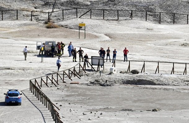 Итальянская семья погибла в кратере вулкана: шокирующие фото
