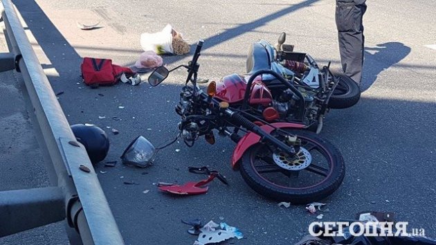 Жесткое ДТП в Киеве: мотоциклист насмерть переехал женщину