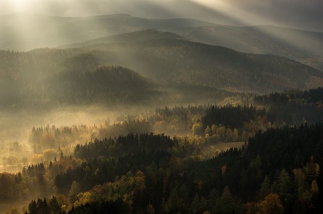 Магическая осень в горном парке Rudawy Janowickie Landscape. Фото