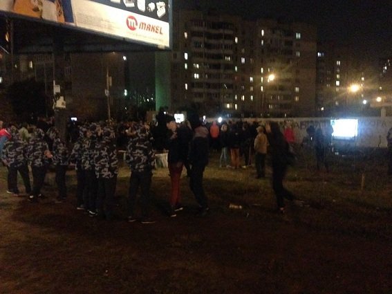 Разборки возле АЗС в Киеве: пострадали семеро полицейских