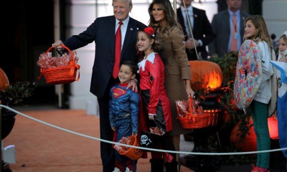 Как отметили Halloween Дональд Трамп и его жена. Фото