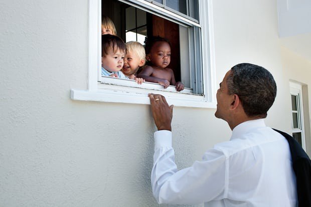 В Сеть попали снимки из книги о Бараке Обаме. Фото