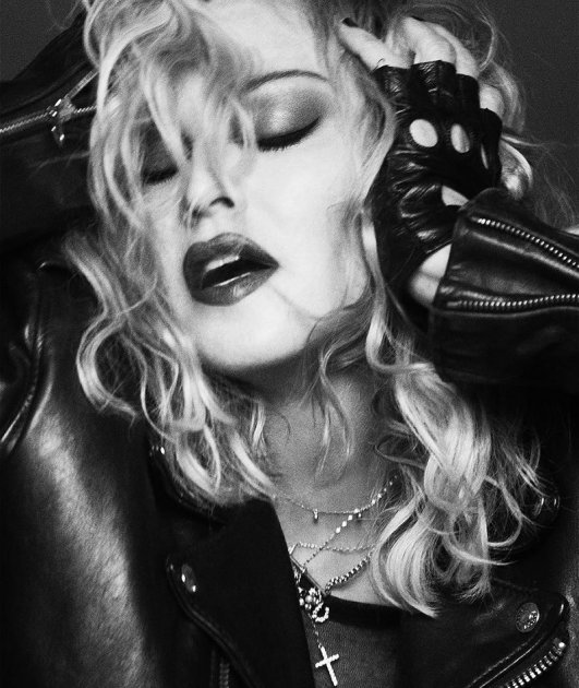 Мадонна примерила провокационный образ в стиле 80-х