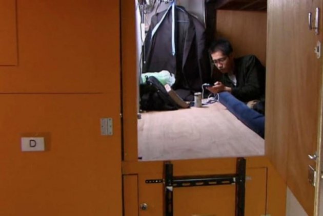 Жизнь в шкафу: так выглядят самые маленькие квартиры в мире. Фото