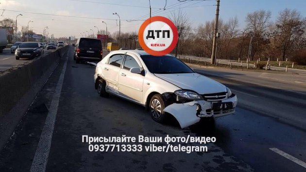 В Киеве произошла авария с участием пяти авто