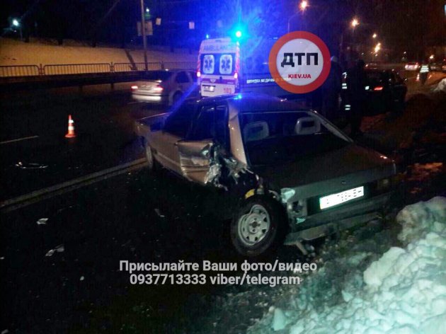 Пьяное ДТП в Киеве: столкнулись Skoda, Audi и Honda