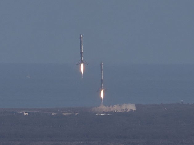 Зрелищно: запуск ракеты-носителя с электрокаром Маска. Фото