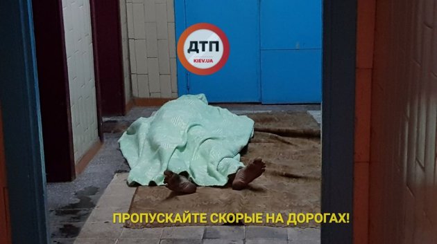 Пожар в Киеве: пьяный мужчина задохнулся в постели