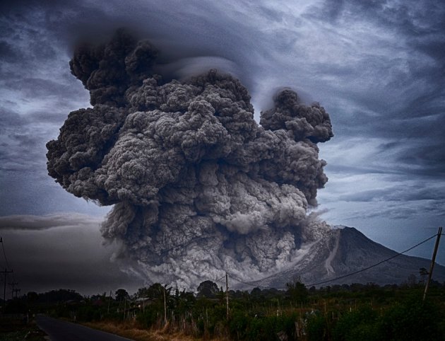 Пугающие снимки вулканов в разных уголках мира. Фото