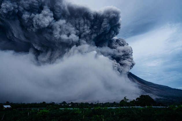 Пугающие снимки вулканов в разных уголках мира. Фото