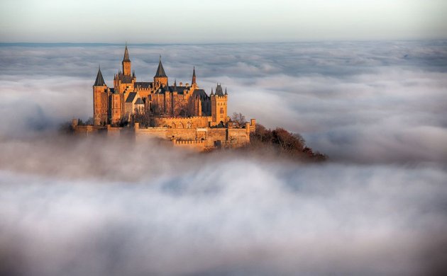 Самые невероятные старинные замки Европы. Фото