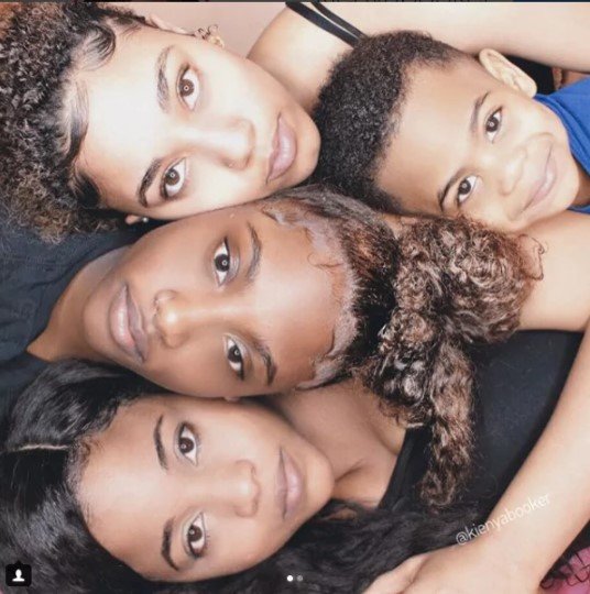Как сестры: невероятные снимки молодых мам и их детей. Фото