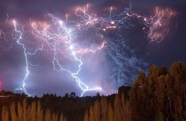 Впечатляющий ужас: невероятные снимки молний. Фото