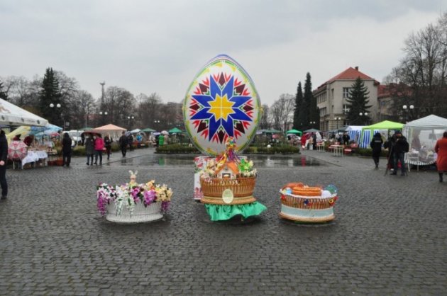 Около 17 000 яиц: закарпатский фестиваль установил национальный рекорд. Видео