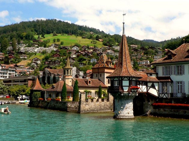 Туристам на заметку: самые интересные замки Швейцарии. Фото