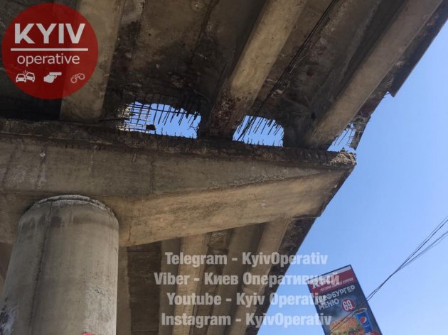 На Выдубичах в Киеве «устал» еще один мост