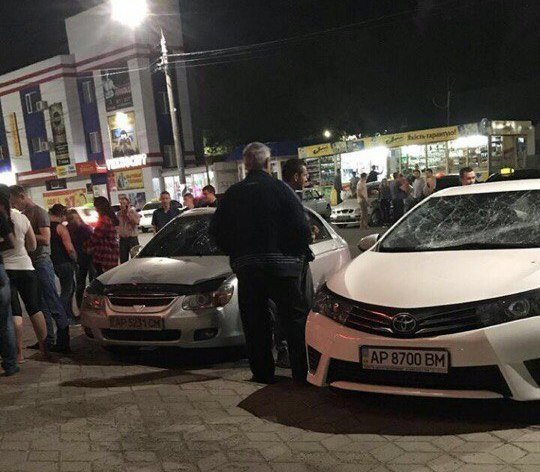 В Мелитополе голый мужчина разбил два автомобиля