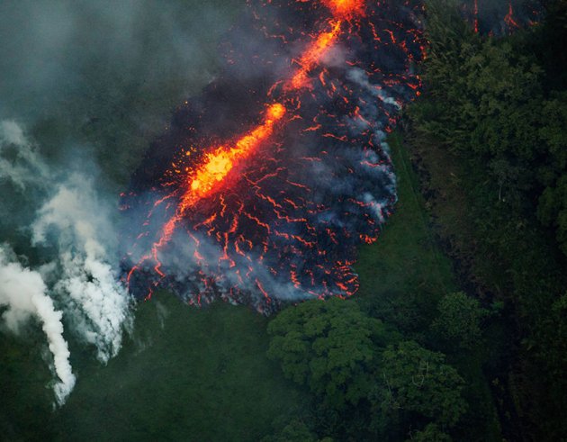 На Гавайях продолжается извержение мощного вулкана. Фото