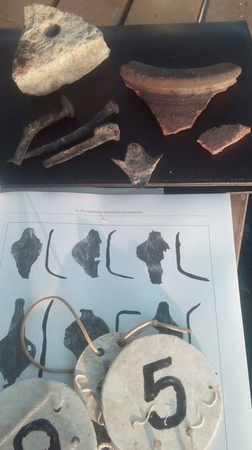 Археологи на дне Днепра нашли древний корабль