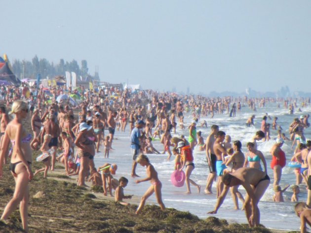 У мережі з'явилися фото пляжів материкової України і в Криму