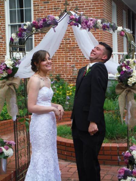 Неймовірно кумедні весільні фото порадували Мережу